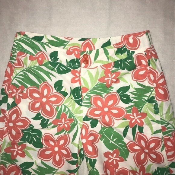L.L.Bean Floral Capri Cropped Pants 10 - Picture 2 of 4